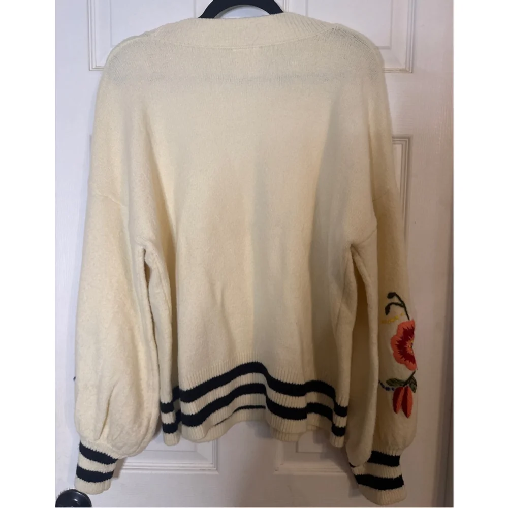 IV HOUSE Cream Embroidered Crew Neck Sweater S